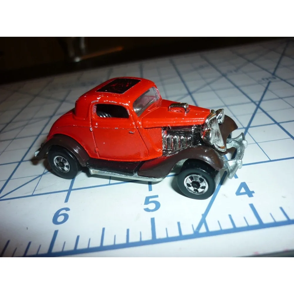 Hot Wheels 1979 Hi-Rakers 3-Window 34 Ford Red with Yellow Flames Hong Kong Base